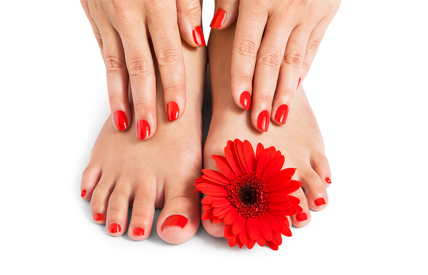 Aπό 12€ για Απλό ή Hμιμόνιμο Manicure (Χρώμα ή Απλό) & Pedicure στο υπέροχο κέντρο ομορφιάς 