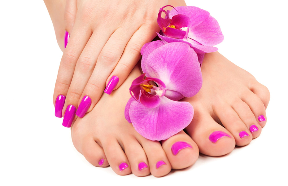 Από 20€ για Ημιμόνιμο Manicure & Ημιμόνιμο Pedicure & Τοποθέτηση Τεχνητών Νυχιών στο ''TS Beauty Salon'' στην Ηλιούπολη